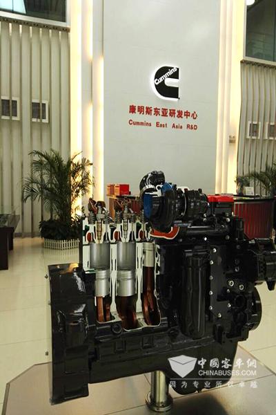 康明斯東亞技術研發(fā)中心內景陳列的發(fā)動機展品