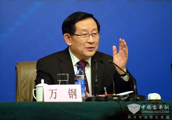 萬(wàn) 鋼