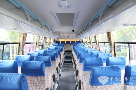 XMQ6120城郊混合動力客車清新內飾