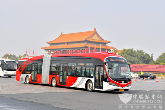 獻禮十九大 銀隆新能源18米BRT在京正式投運
