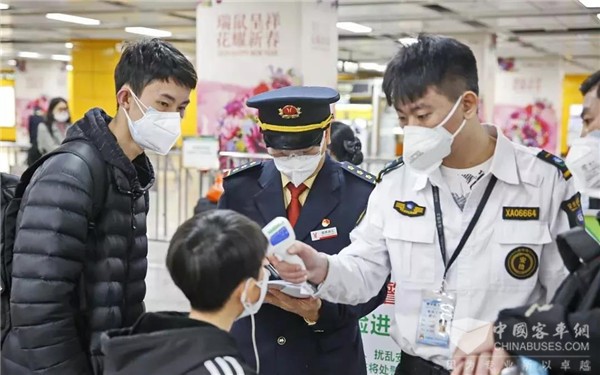 交通部：公路客座率控制在50% 農(nóng)民工包車(chē)可免費(fèi)走高速