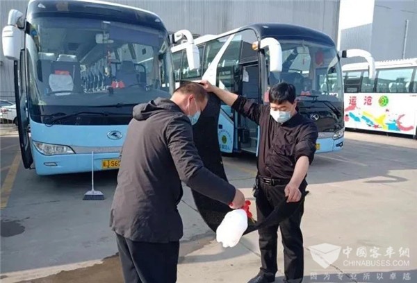 李小鵬：毫不放松精準施策抓好疫情防控 積極穩(wěn)妥有力有序推動復(fù)工復(fù)產(chǎn)