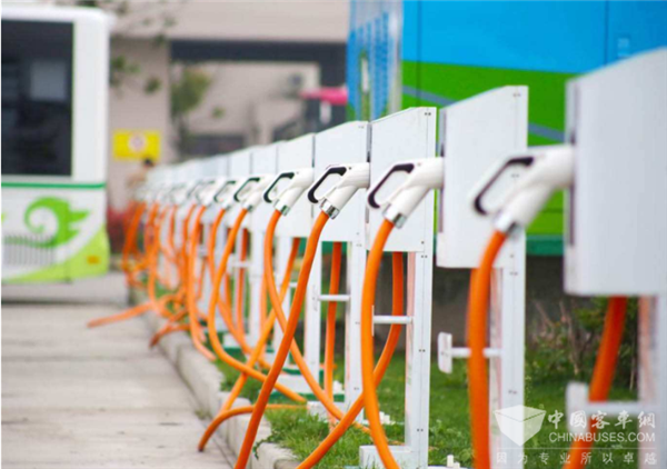 國家發(fā)改委：今年全國預計新建60萬多個新能源車充電樁