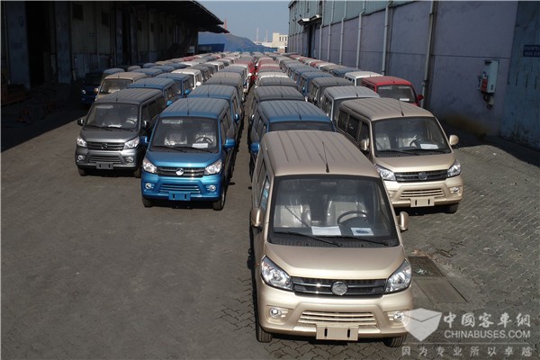 530輛汽車產品出口埃及 金龍國貿揚帆起航