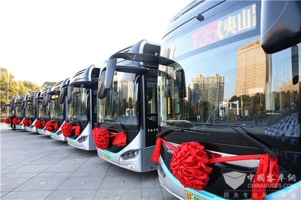 “雙線”布局 蘇州金龍駛入氫燃料電池汽車發(fā)展“快車道”