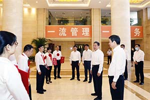 李小鵬會見交通運輸系統(tǒng)受表彰全國人民滿意公務(wù)員及集體代表