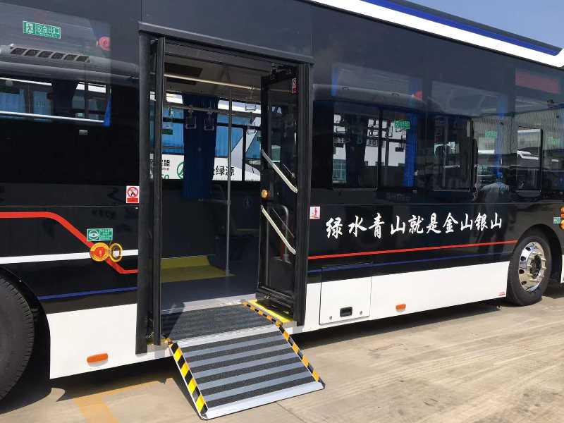 客車殘疾人踏步、升降機