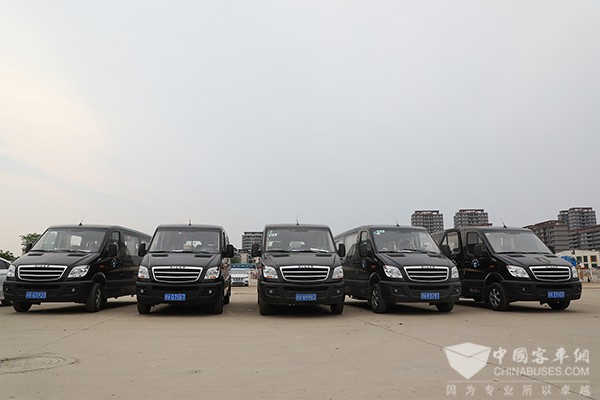 蘇州金龍 旅游客車 睿星車型 新川藏運(yùn)業(yè)