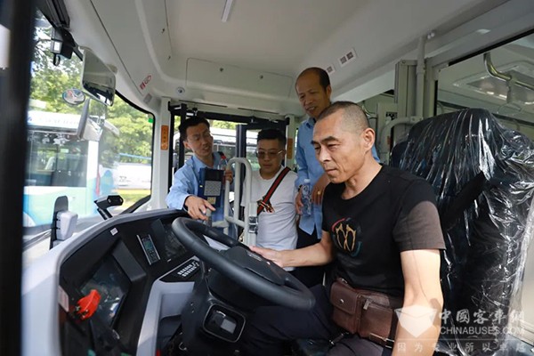 申沃客車 九系客車 奉賢客運 智能網聯 純電動客車