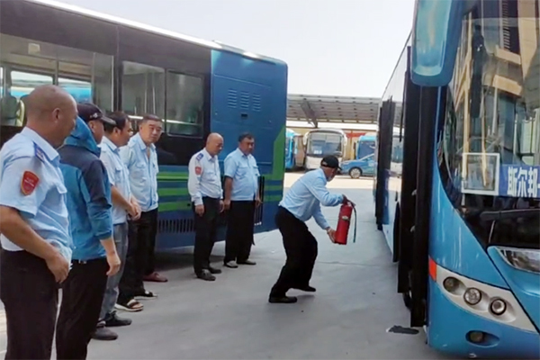 提高駕駛員安全意識 連云港公交開展夏季車輛火災應急處置培訓