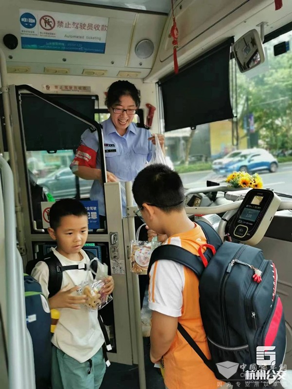 杭州公交 文一街小學(xué) 求知專線 安巧云