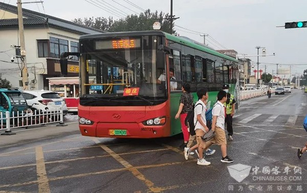 徐州公交 運營車輛 細致檢查 “護學”模式