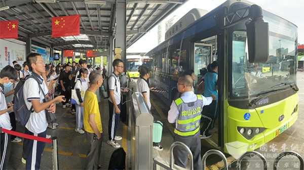 中山公交集團 中秋國慶長假 客運高峰 公交線路 正常營運