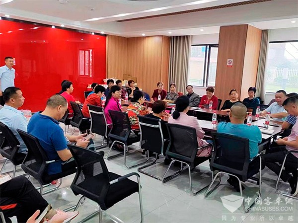 長(zhǎng)沙公交集團(tuán) 學(xué)府社區(qū) 乘客座談會(huì) 乘客需求