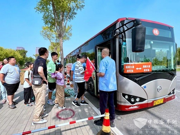天津公交 乘公交 綠色出行游玩 假期客流 黃金周