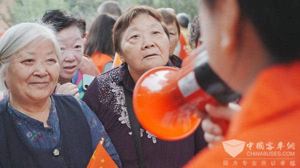 成都公交 鈴停巴士 開通半年 出行服務
