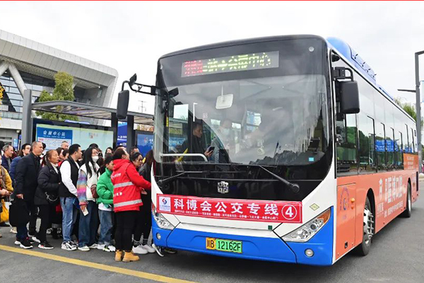 優(yōu)質高效完成任務 綿陽公交集團為科博會提供交通運輸保障