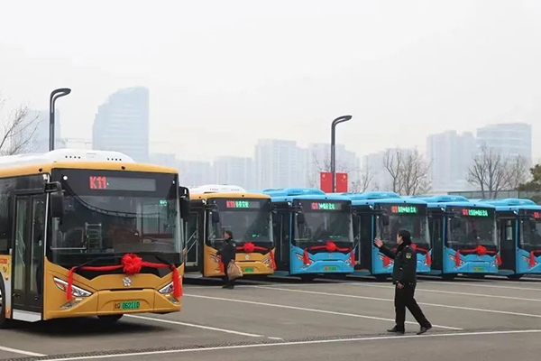 “暖城巴士”正式啟動 臨沂公交集團(tuán)100臺新能源公交車交付