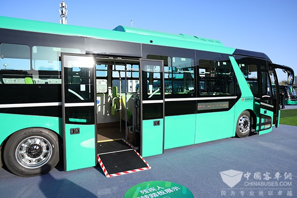 整車產(chǎn)品2023 福田歐輝 新型通學(xué)車 客車技術(shù)創(chuàng)新 應(yīng)用成果獎
