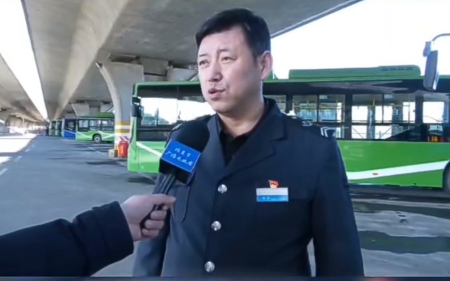 彰顯城市溫度 呼市公交駕駛員助乘客找回遺失財(cái)物