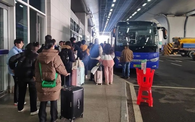 開啟“護學”模式 護航高校“開學季” 一車直達進校門