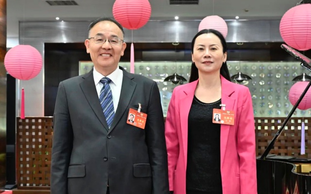 全國政協(xié)常委馬軍勝、委員馬珺：加強(qiáng)城市公共交通法規(guī)政策保障
