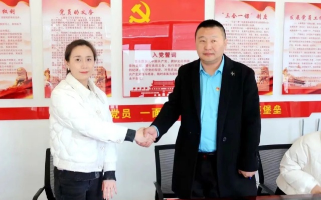 呼和浩特公交開展“公交文旅融合 攜手民族團(tuán)結(jié)”主題活動