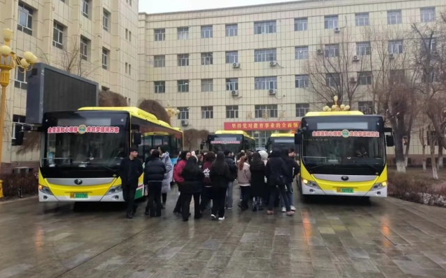 烏魯木齊公交搶抓招聘會(huì) 客流服務(wù)豐富“公交+”出行途徑