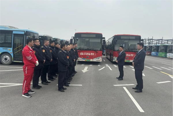 護(hù)航學(xué)生春游行 淮安公交做了哪些工作？