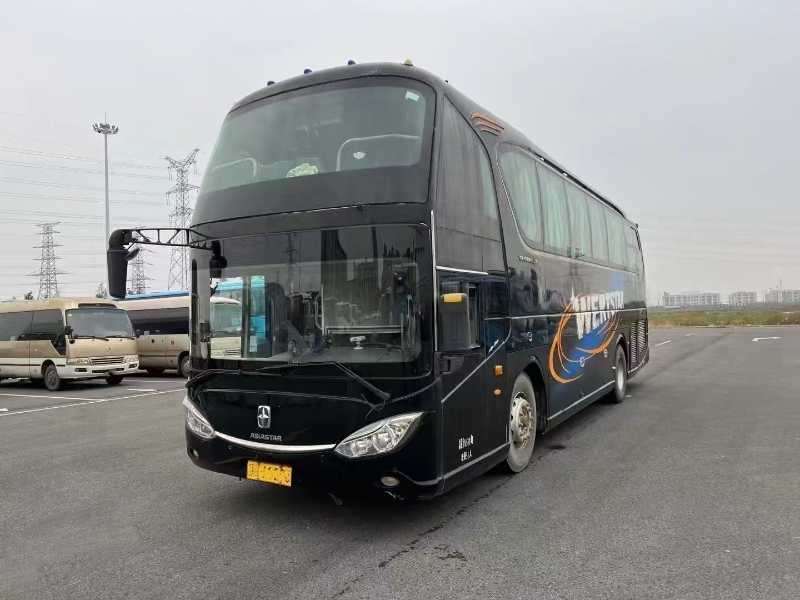 隨時(shí)雙檔51座國四高一級(jí)亞星6118氣囊旅游車