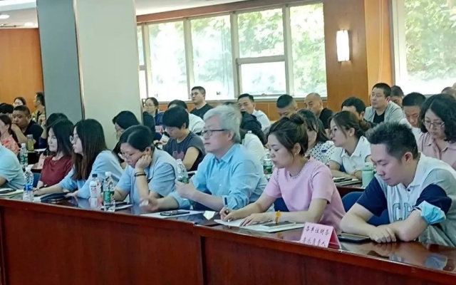 南京公交集團(tuán)舉辦2024年度黨組織書(shū)記暨黨務(wù)工作者培訓(xùn)班