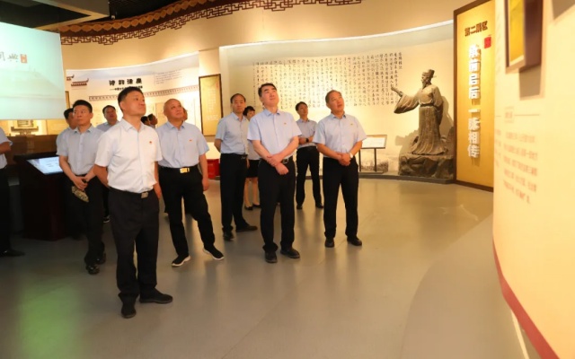 鄭州公交集團(tuán)公司黨委組織參觀河南廉政文化教育館