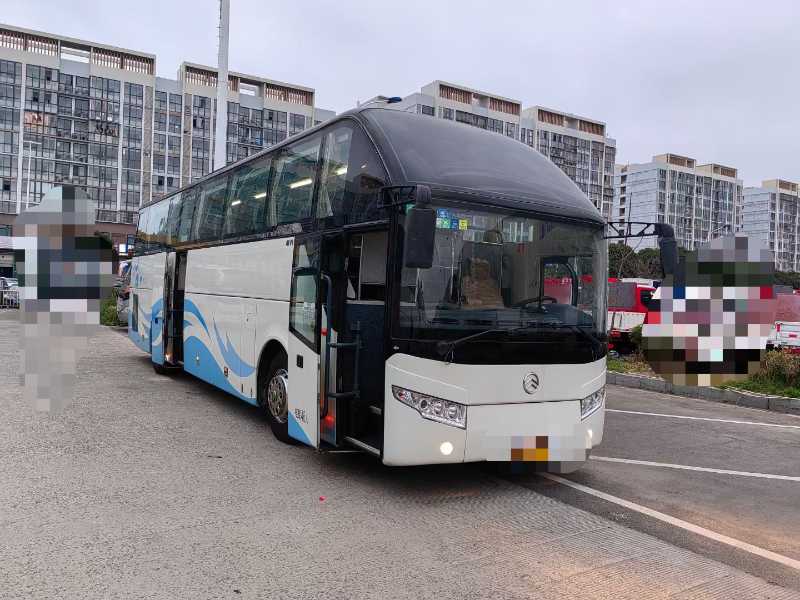 2015年9月 46座12米非營(yíng)運(yùn)金旅6125氣囊車(chē)