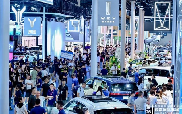 創新高！車展開幕在即，成都公交將開兩條免費擺渡線！