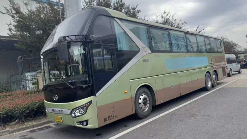 2021年東北配置56座后吊輪金龍6135客車 
