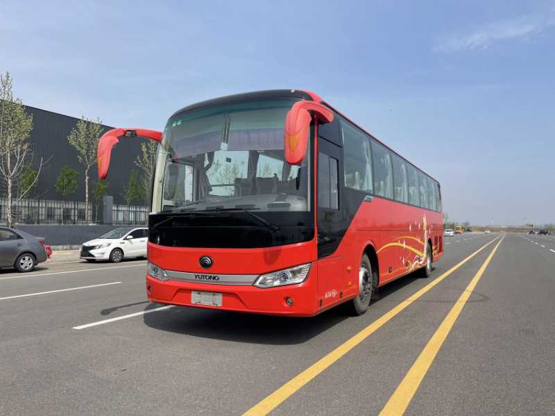 國五非營運(yùn)54座鍋爐暖風(fēng)宇通6125雙門車