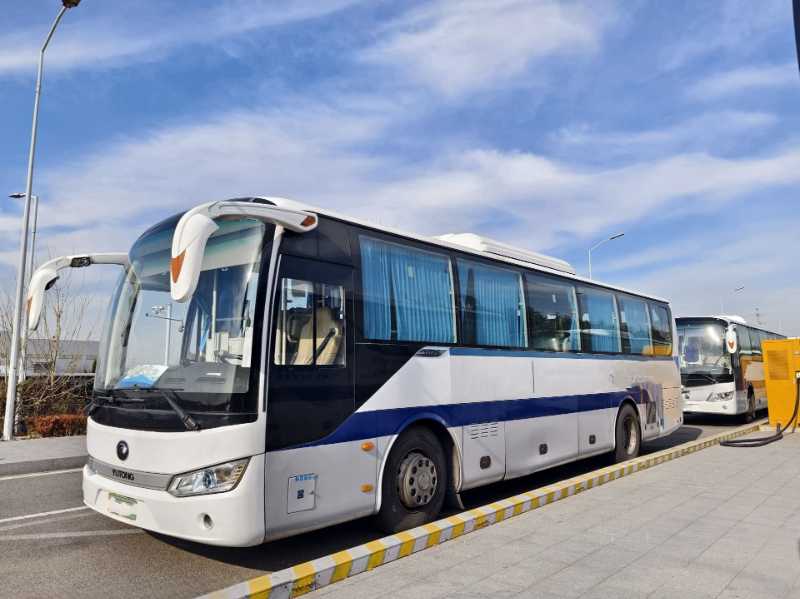 2017年12月 多臺(tái)44座有暖氣寧德時(shí)代宇通6115電車