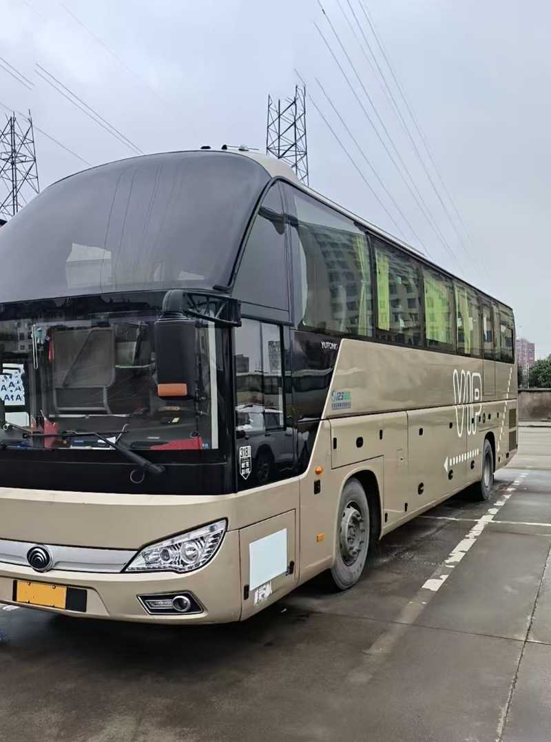 2019年11月有司機(jī)臥鋪國五50座宇通6122氣囊營運(yùn)車