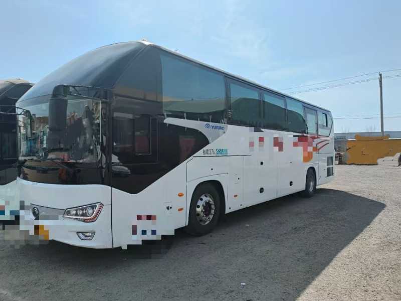 2021年3月上牌國(guó)五37座2+1有中門宇通6128旅游保姆車