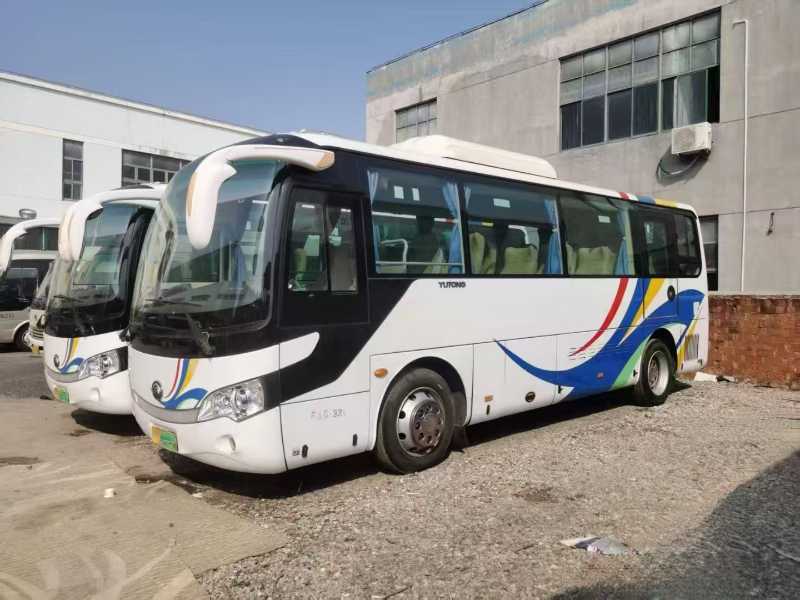 2016年12月上牌雙胞胎32座寧德時(shí)代宇通E8純電營(yíng)運(yùn)車