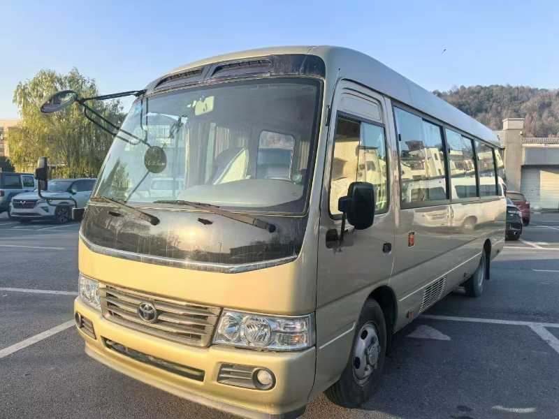 2019年12月上牌19座非營運4.0V6發動機營運版豐田考斯特