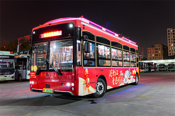 晉江公交“鐺鐺車”與雙層巴士：串聯(lián)文旅體驗(yàn) 激活城市流動風(fēng)景