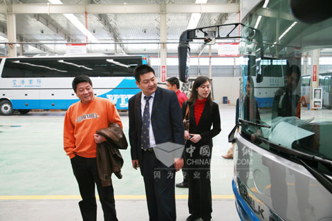 客戶參觀體驗安凱豪華旅游車