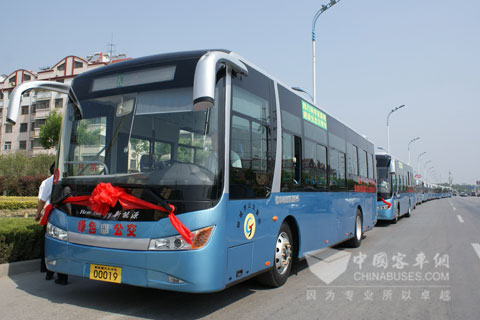 經過多次示范后，30輛新能源客車投入運營，“十一”前，還將有20輛城際公交投放運營