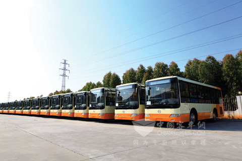 27輛綠色環保公交車整裝待發