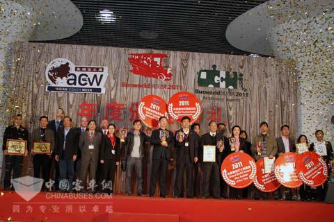 2011上?？蛙?chē)展獲獎(jiǎng)企業(yè)合影