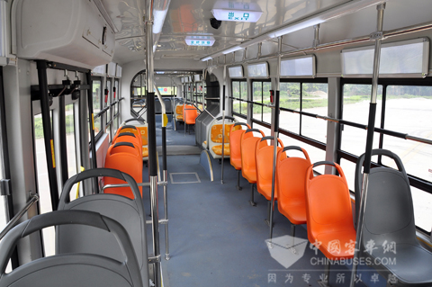 中通18米天然氣BRT公交車超大承載空間