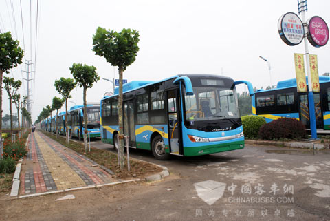 首批即將交付東營的天然氣客車