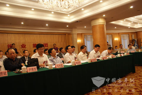 山東省委辦公廳、發(fā)改委、科技廳以及大眾日報等領(lǐng)導參加頒獎典禮