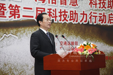 江蘇省運輸管理局局長汪學(xué)君代表優(yōu)秀管理單位發(fā)言
